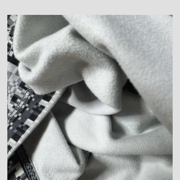 Nike Pro Hyperwarm 1/2 Zip Pullover Top Warm Brushed Fleece Interior Grey Black - Picture 10 of 13